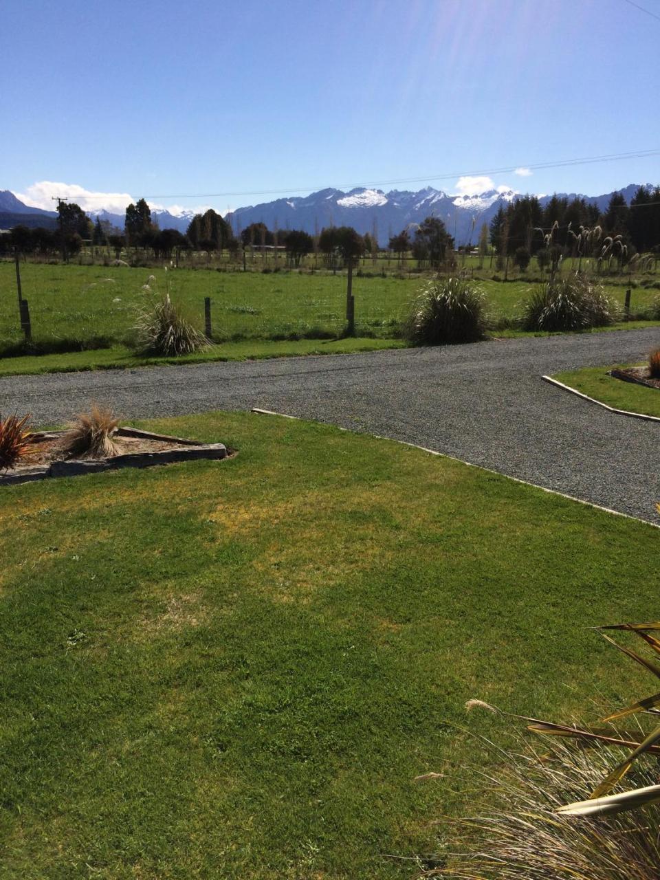 Acheron Cottages Manapouri Exterior photo
