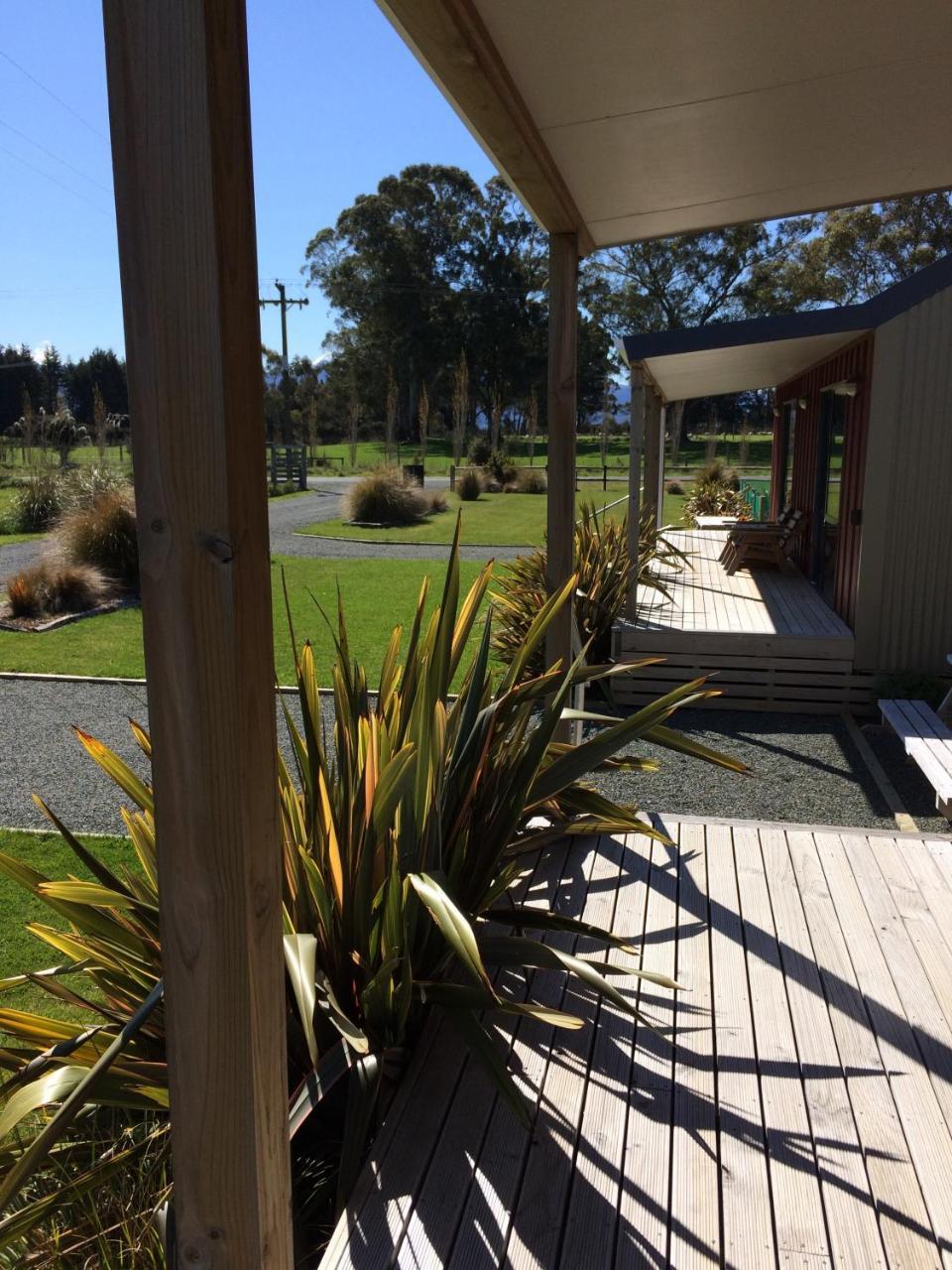 Acheron Cottages Manapouri Exterior photo